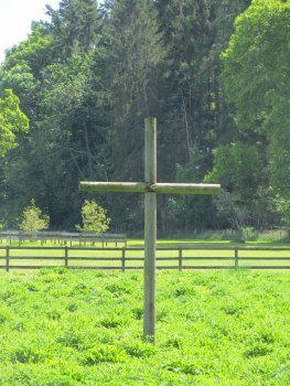 Cross_at_The_Bield_Retreat_Centre__Perthshire_IMG_5115.JPG